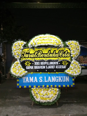 Papan Bunga Duka di Takome